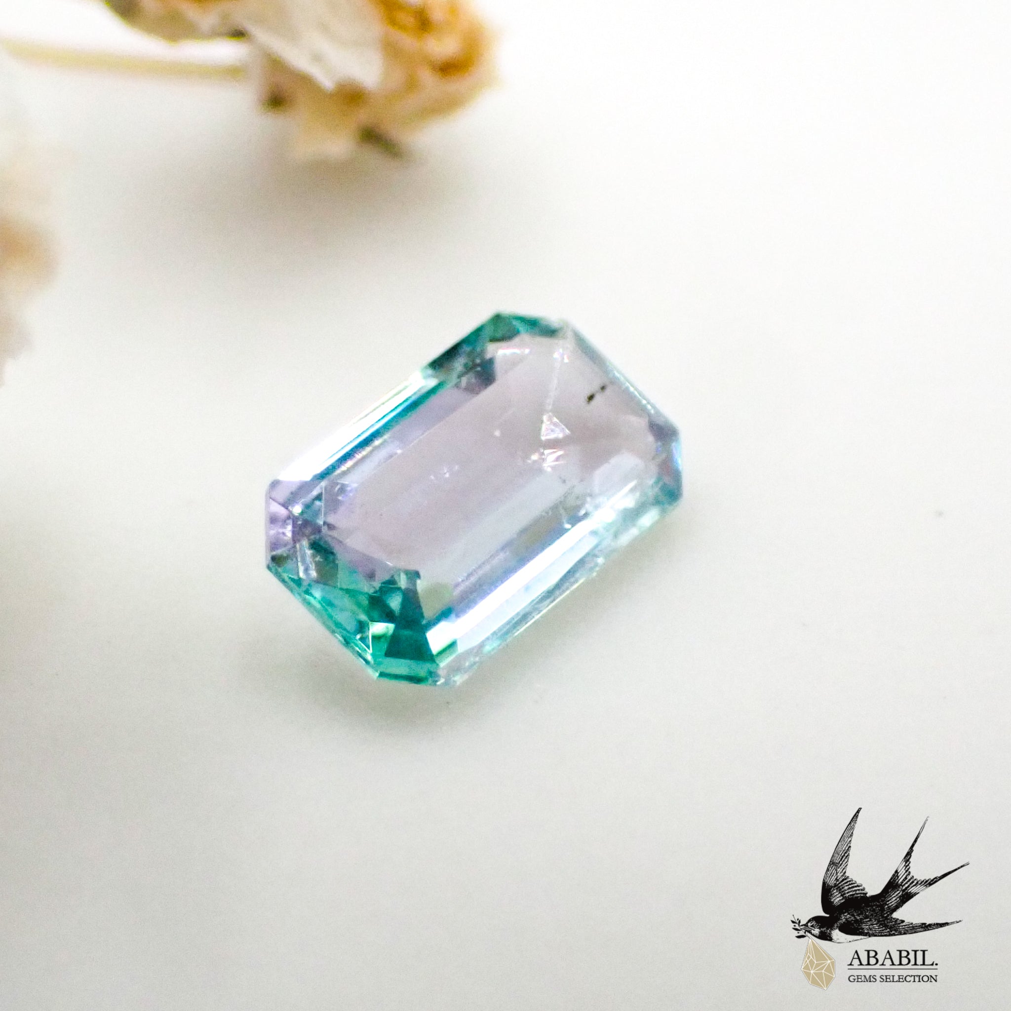 acanthodean 天然ブルーコーネルピン0.365ct☆希少石☆多色性宝石