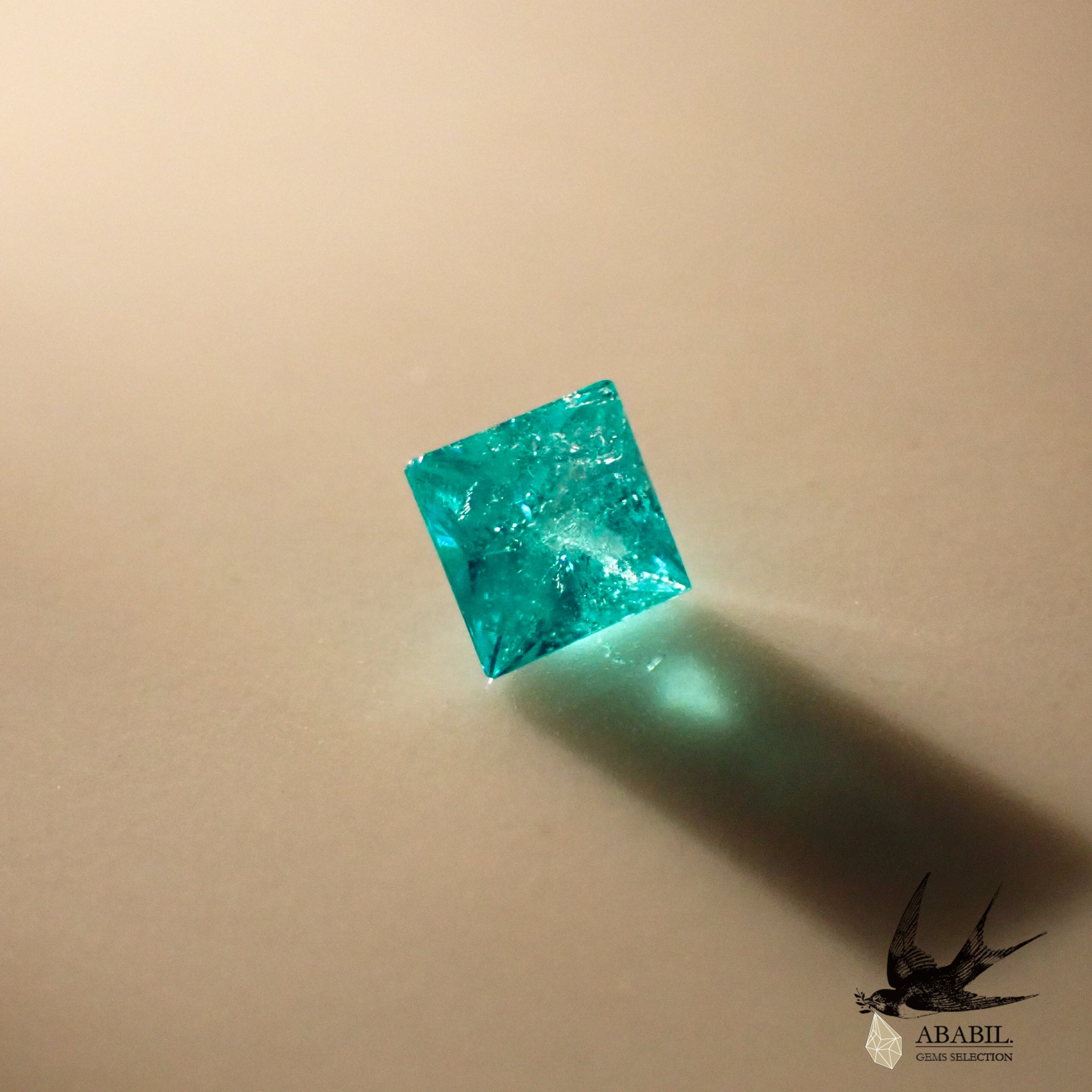 天然パライバトルマリン0.147ct【ブラジル】☆ネオンブルー、蛍光色