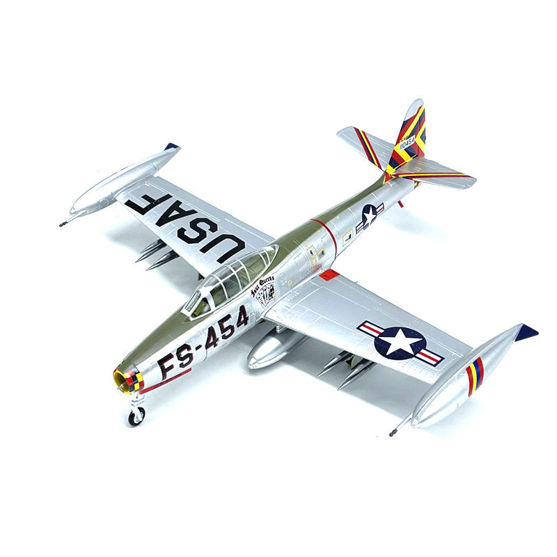 Republic F-84G Thunderjet American turbojet fighter-bomber aircraft  pre-built 1/72 scale plastic collectible military model