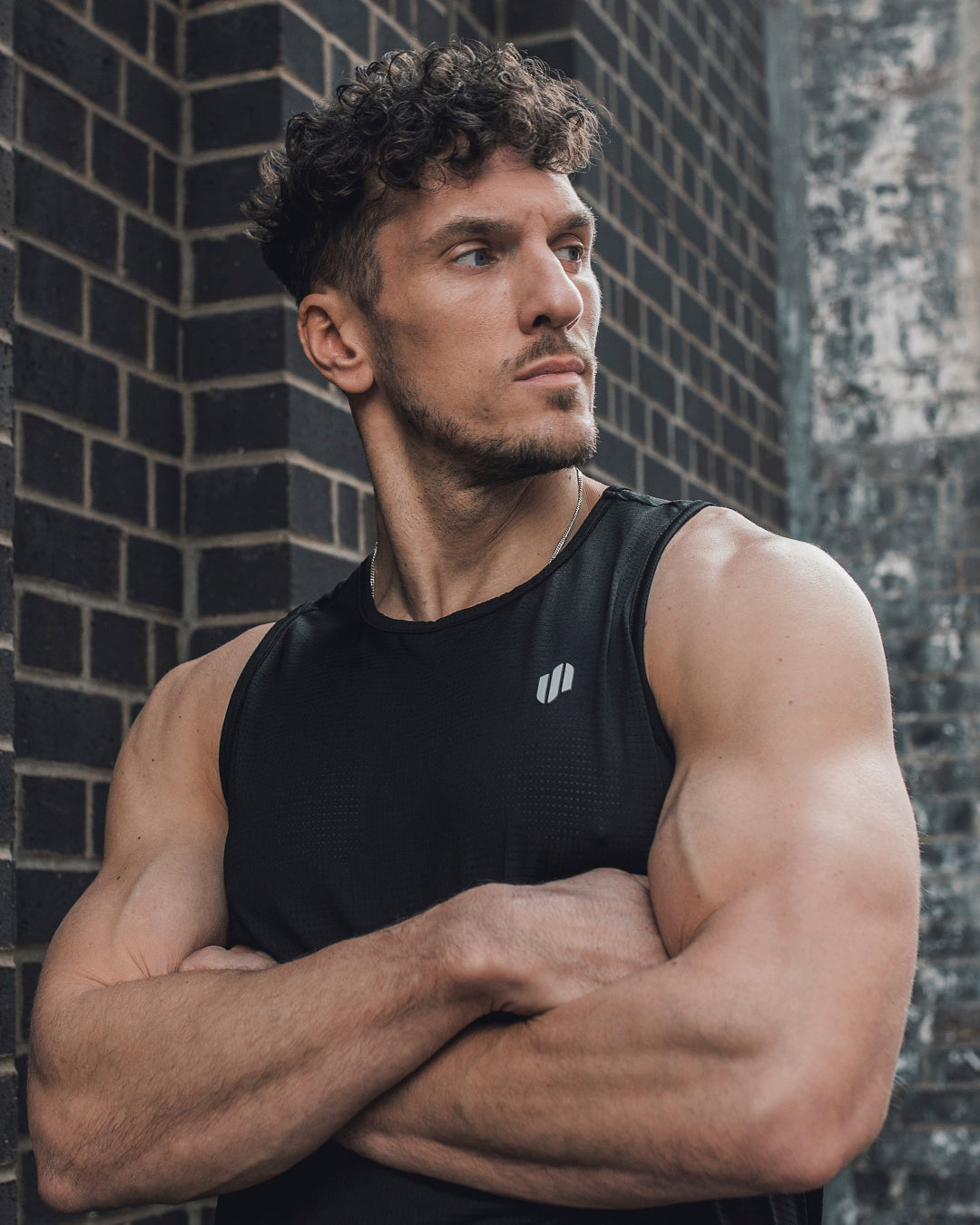 EE:S08 - Tech Vent Vest - Black