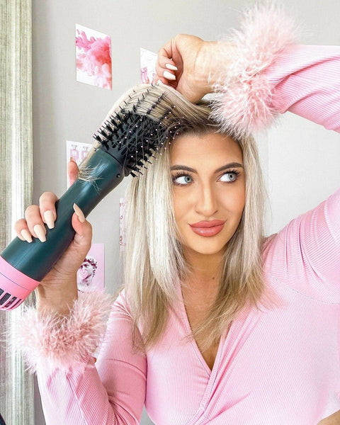 Easy to use anytime, anywhere, Milano’s Volumizing and Smoothing Hot Air Brush is a unique solution for DIY human hair or wig styling.