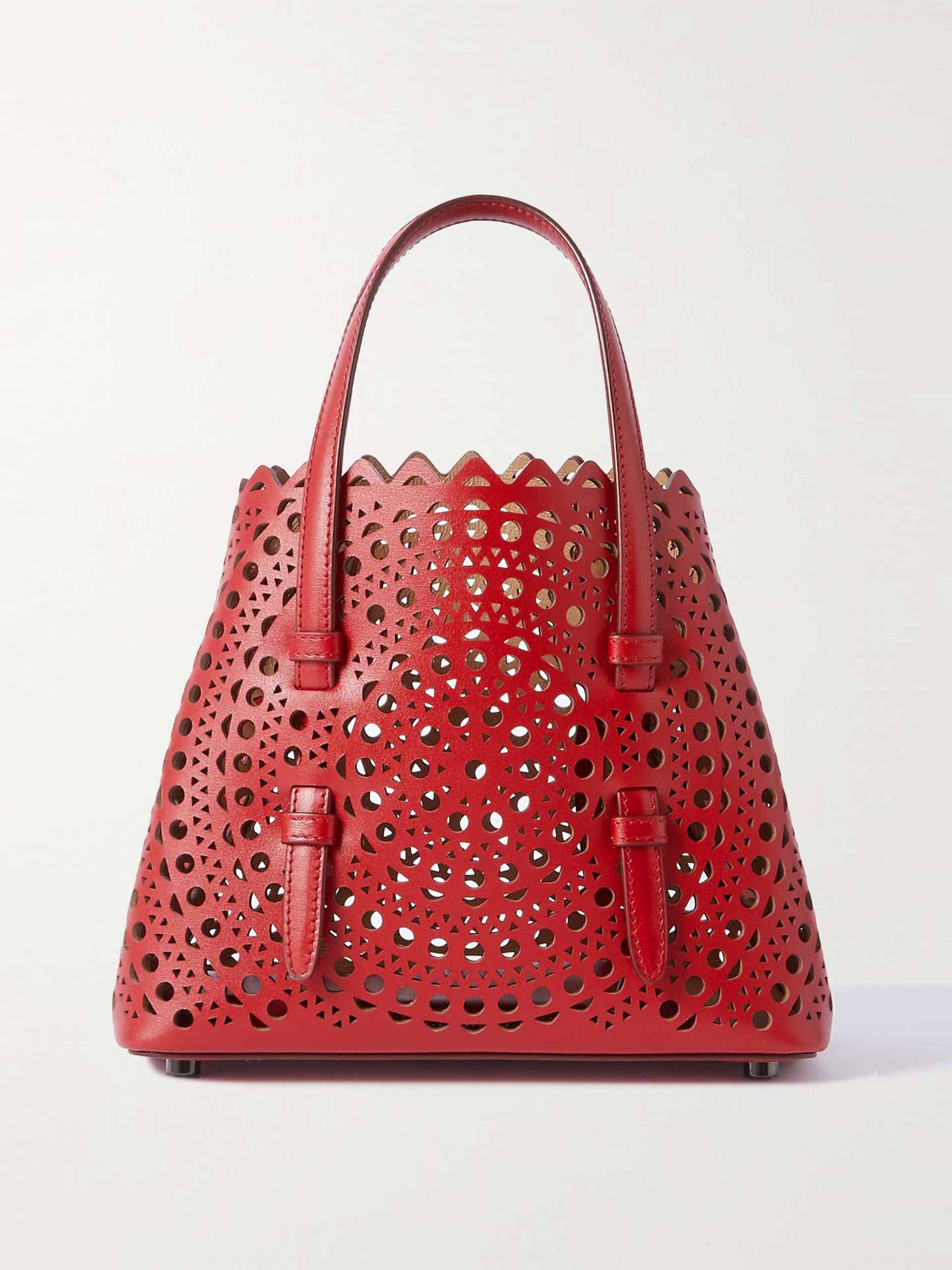 Le Coeur Patent Leather Shoulder Bag in Red - Alaia