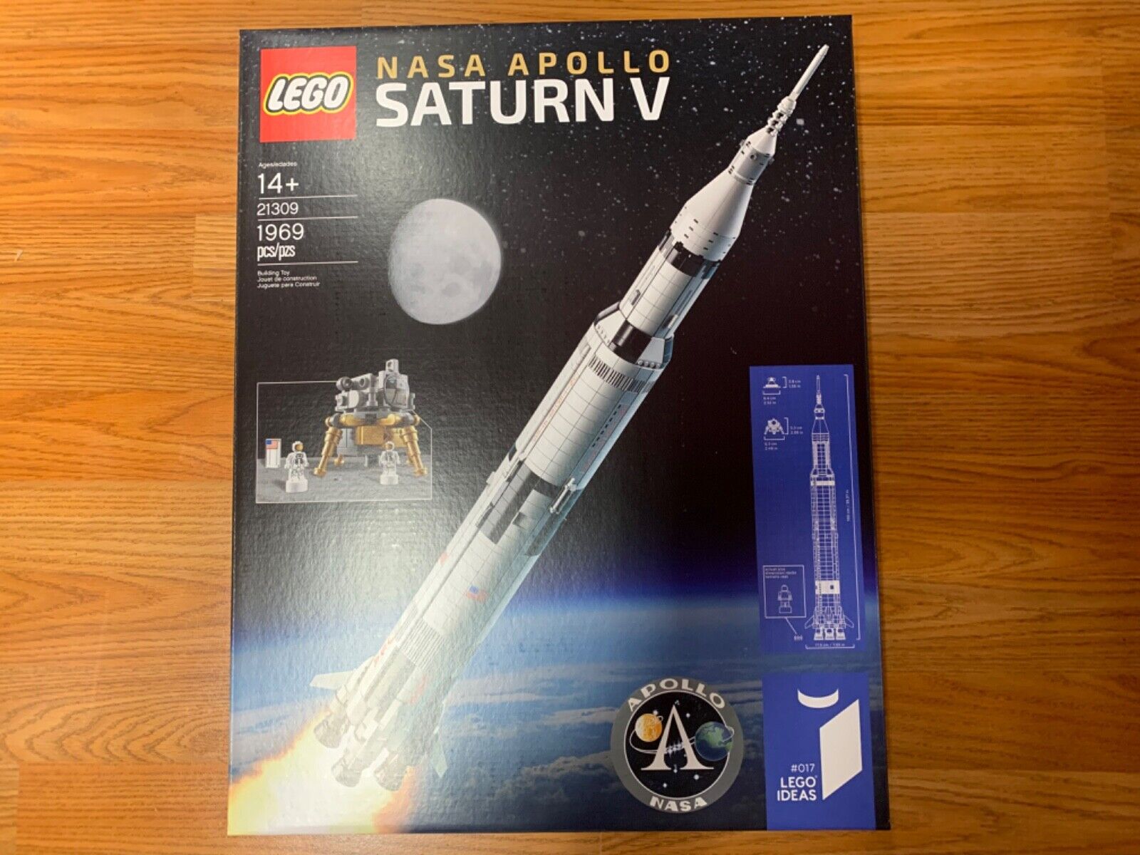 zebra embargo beskæftigelse LEGO 21309 NASA Apollo Saturn V RARE - All Sports Custom Framing