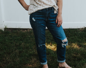 Distressed Roll Up Mom Jean