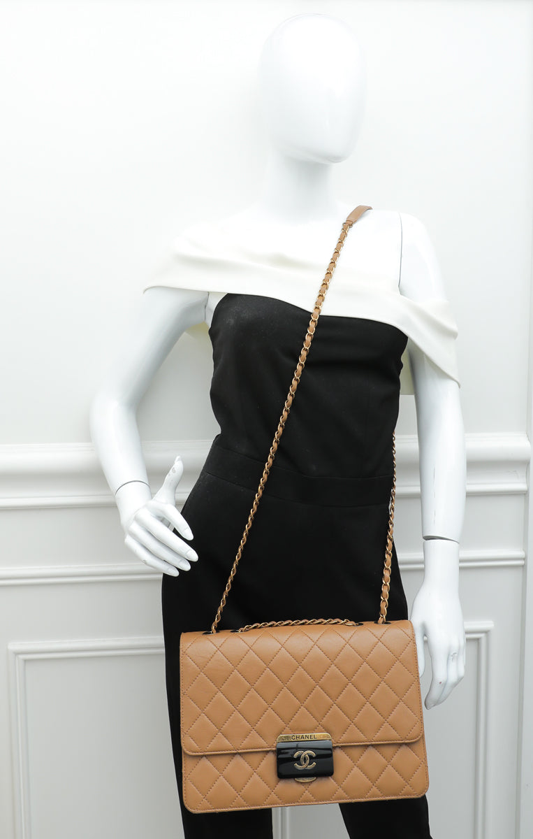 Túi Chanel 22 Handbag Shiny Calfskin Gold Metal Camel 