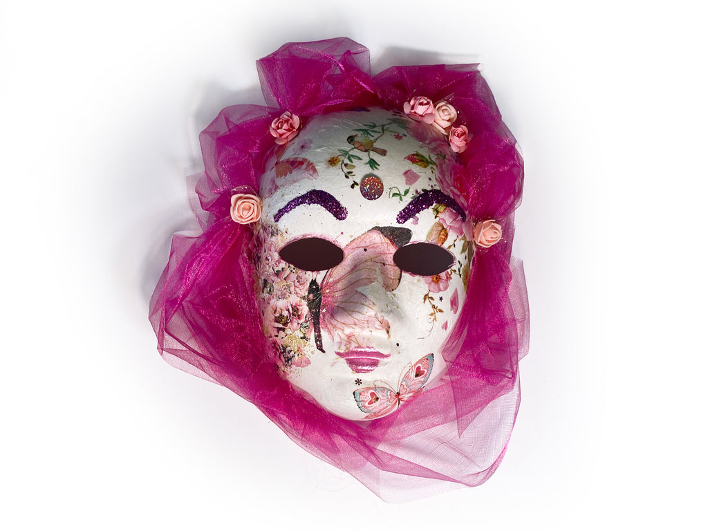 Fertige Maske Schmetterling mit pinkem Organza