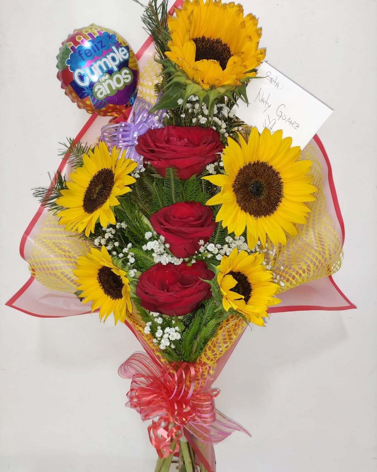 Ramo de 5 Girasoles y 3 Rosas con Globo – Florería Jacqueline