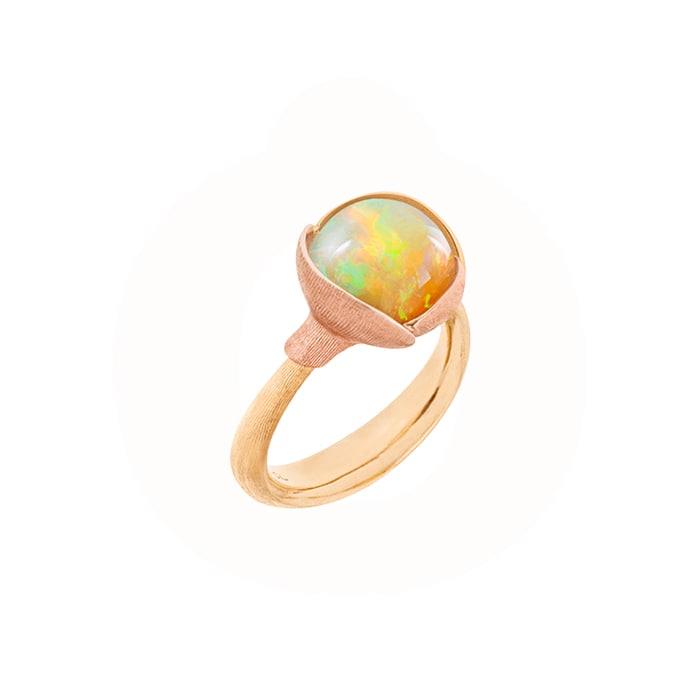 Billede af OLE LYNGGAARD COPENHAGEN - Lotus Ring Str. 2 18 karat guld m/opal cabochon A2651-428