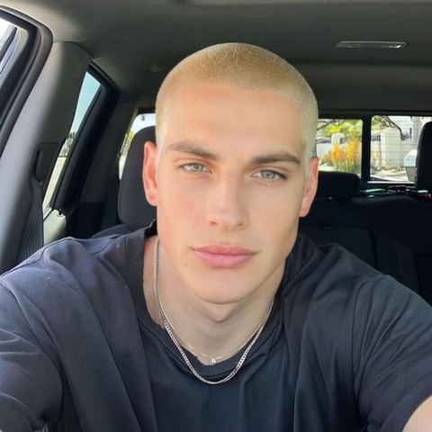 buzz cut men andriko konto kourema xantho antriko kourema 