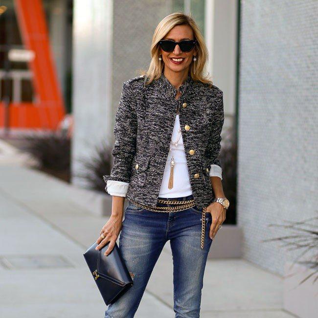 Твидовый пиджак с джинсами женский