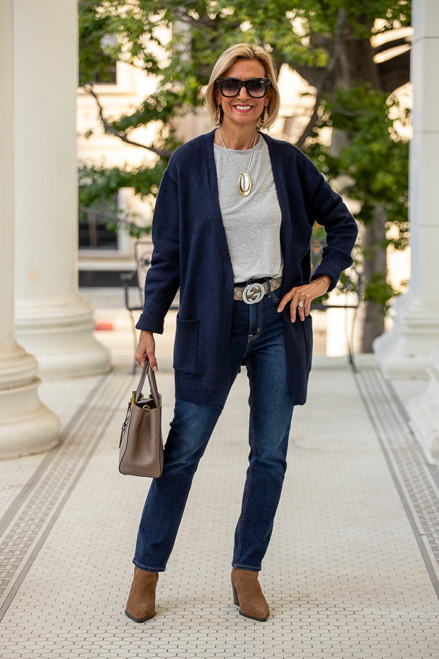 Pairing Navy With Gray For A Stylish And Cozy Fall Look – Just Style LA