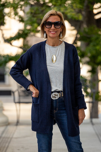 Pairing Navy With Gray For A Stylish And Cozy Fall Look – Just Style LA