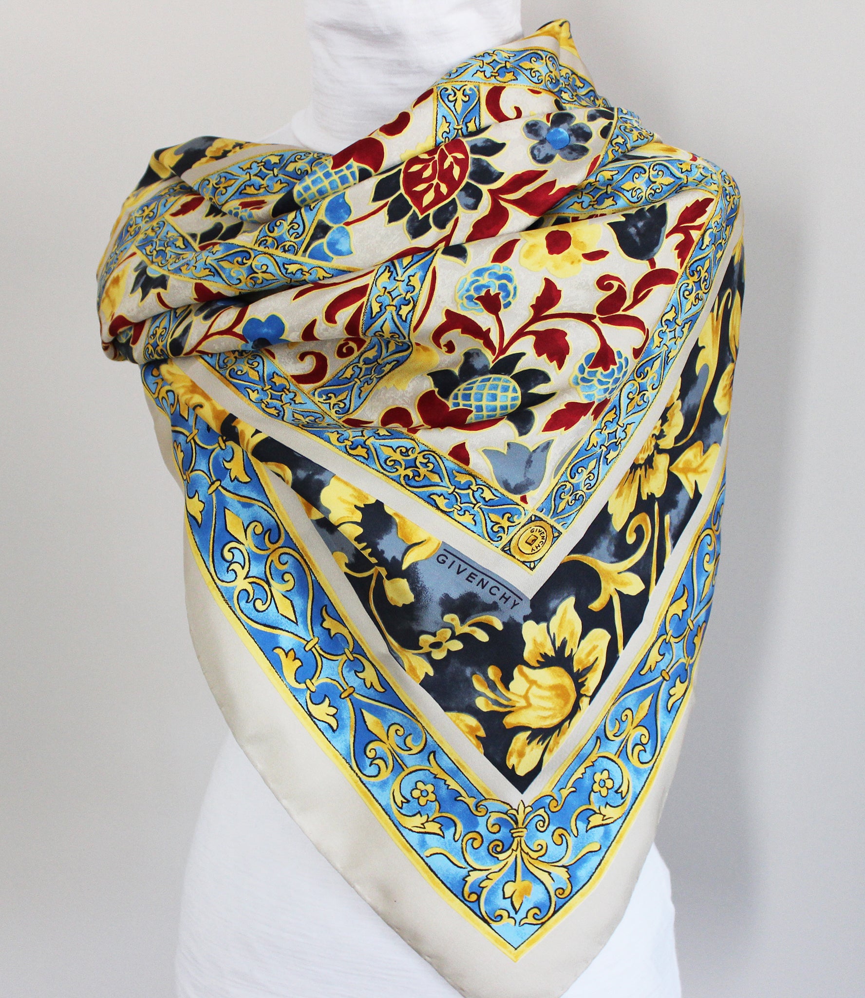 Total 70+ imagen vintage givenchy silk scarf