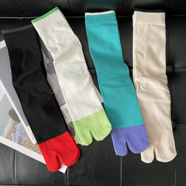Solid Colour Tabi Socks – Sock Garden