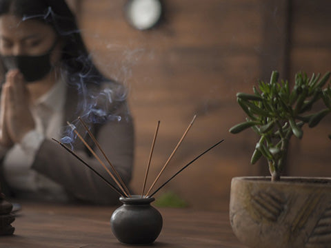 How to Burning Incense to Focus on Energy During Meditation