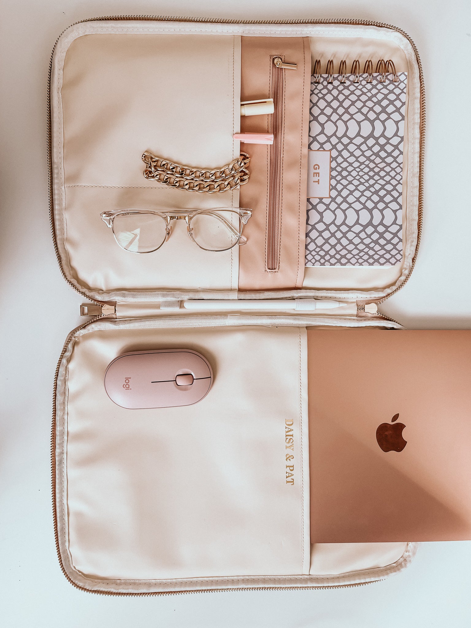 DAISY & PAT | Travel laptop case | macbook sleeve | macbook case | trendy macbook case | aesthetic macbook case | trendy laptop sleeve 