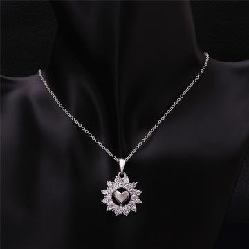 flower-white-charm-necklace