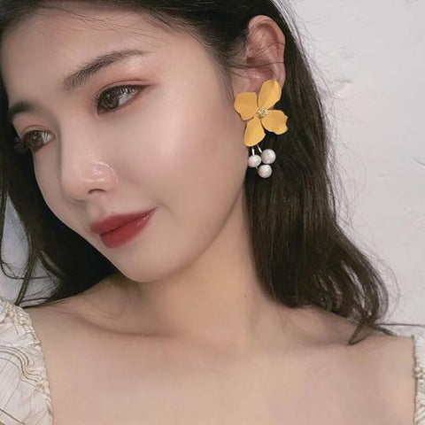 aurelia-yellow-drop-earrings