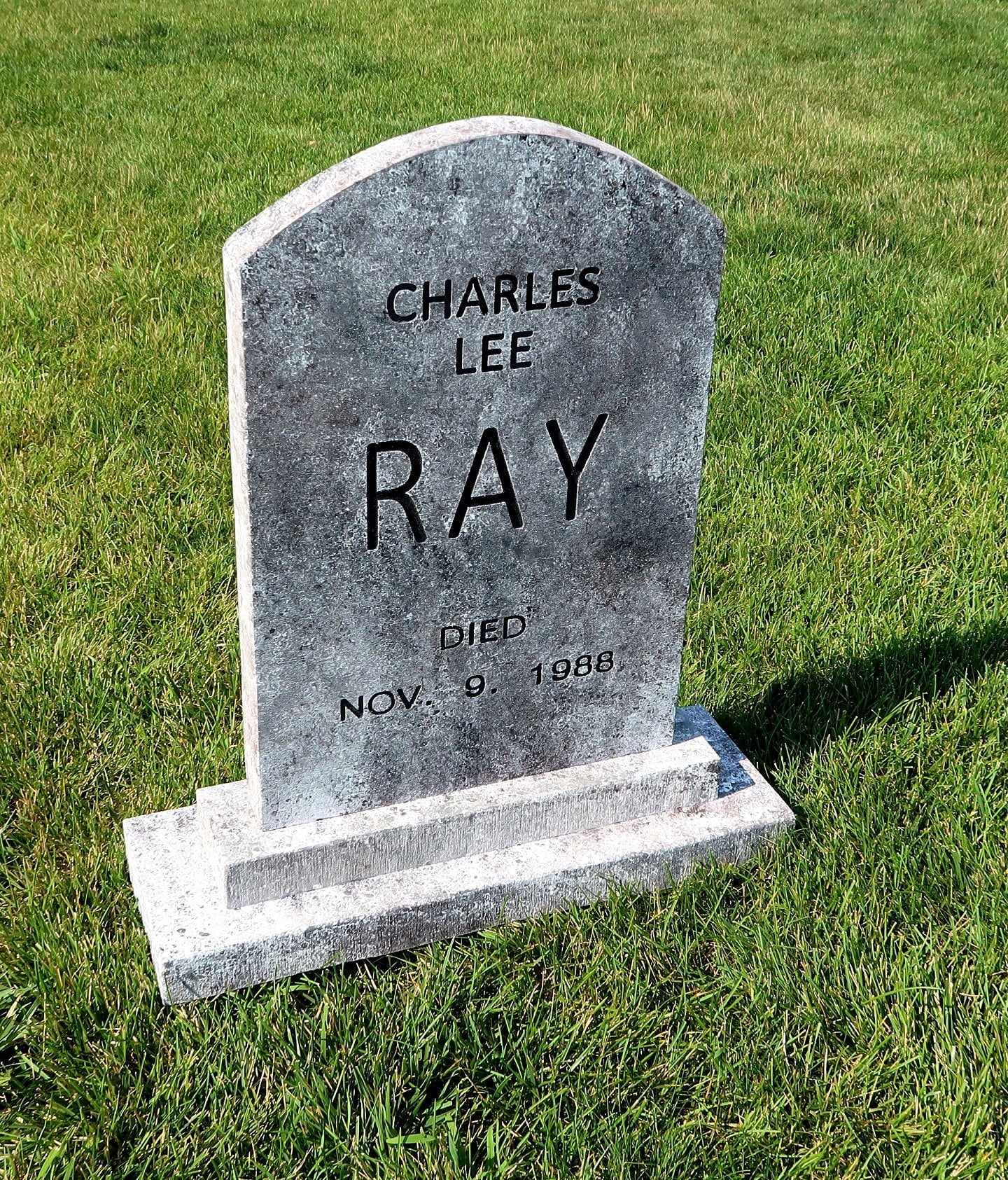 Charles Lee Ray CHUCKY Childs Play Tombstone – Cemetery Haunts