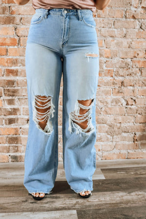 Lunch Afstotend Opgetild Lizzy Distressed Mom Jeans" - Light wash – 2 Beatz Boutique