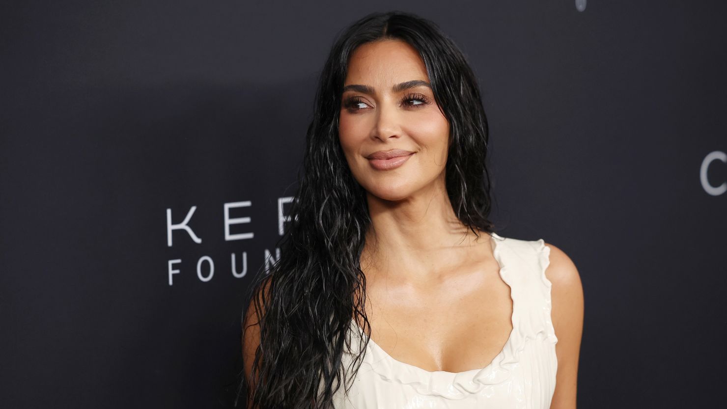Trägt Kim Kardashian Perßcken oder Extensions?