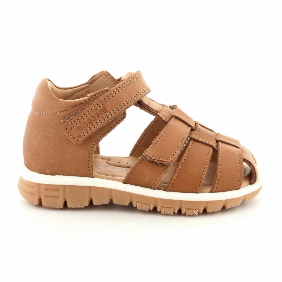 Se Bisgaard Angus Cognac Sandal hos Skobox