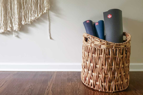 How to Clean a Yoga Mat: Washing, Drying & Cleaning Options