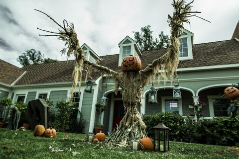 DIY scarecrow Halloween decoration