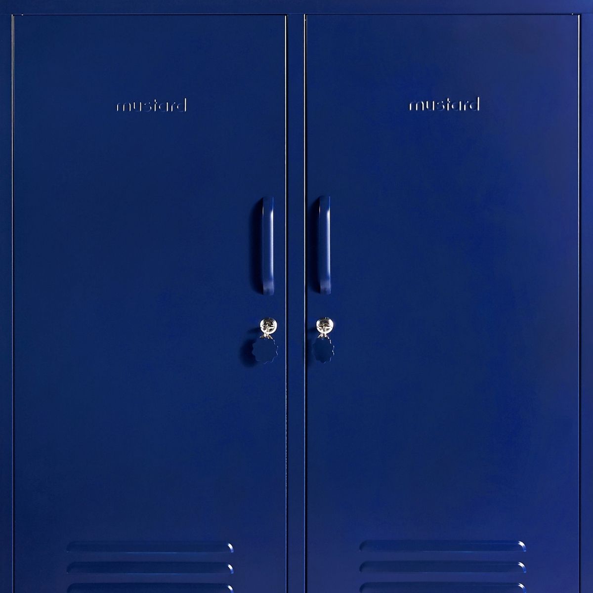 The Midi in Navy Blue • Office Lockers