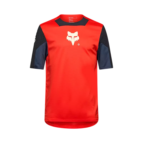 biketart Fox Defend SS Jersey Elevated | biketart Rewards + Free Delivery Over £50 + 0% Finance Available on all Bikes
