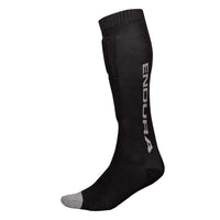 biketart Endura SingleTrack Shin Guard Sock | biketart Rewards + Free Delivery Over £50 | 0% Finance Available on all Bikes