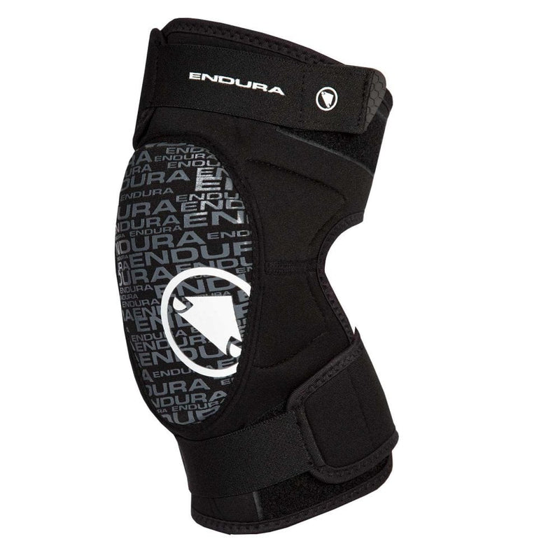 biketart Endura SingleTrack Youth Knee Pads | biketart Rewards + Free Delivery Over £50 | 0% Finance Available on all Bikes