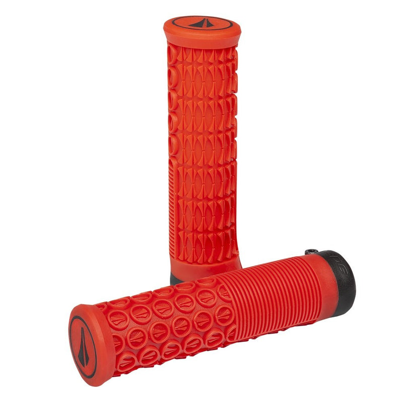 biketart SDG Thrice Lock-On Grips | biketart Rewards + Free Delivery Over £50 | 0% Finance Available on all Bikes