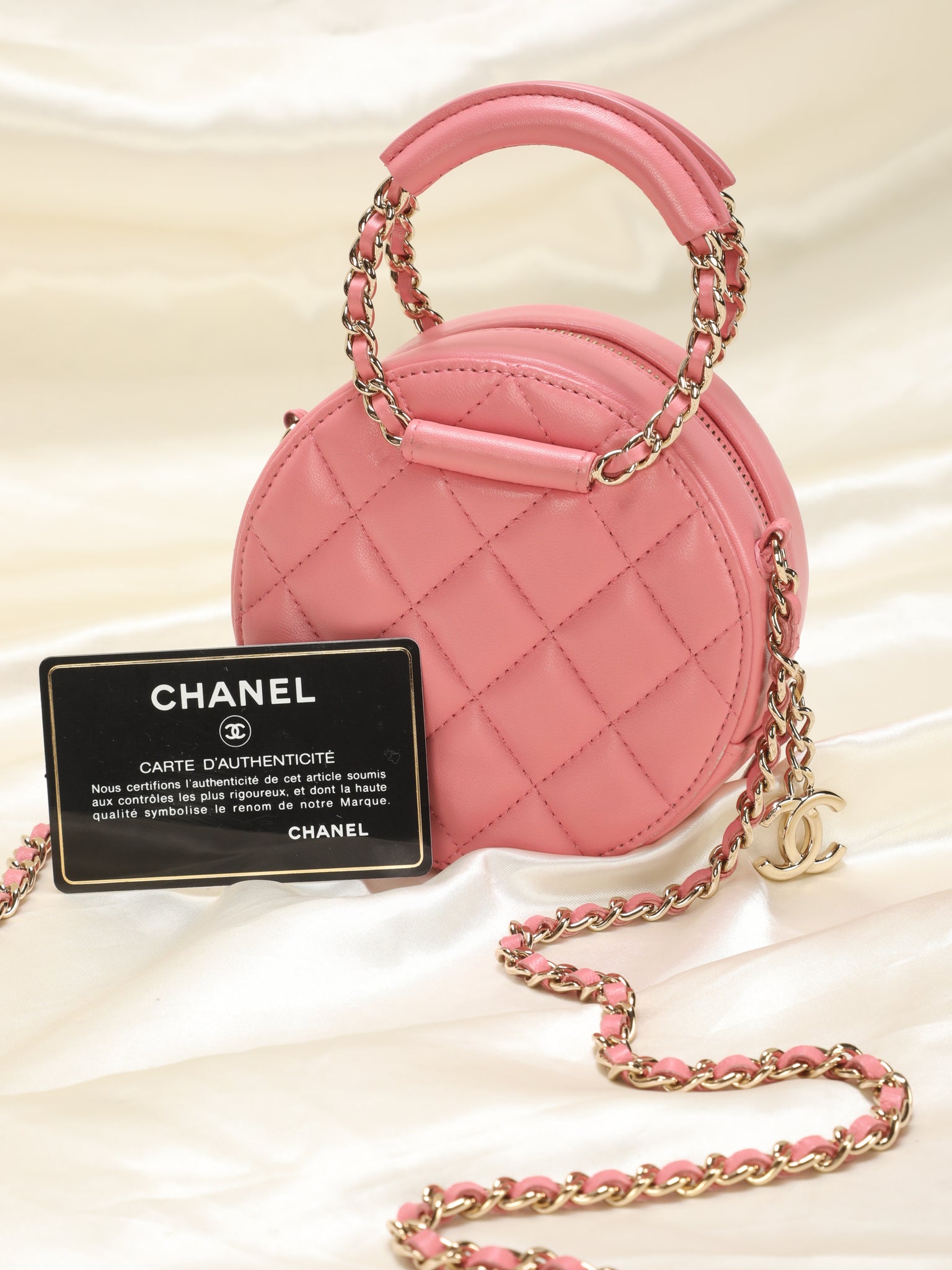 Shop Small Circle Chanel Bag  UP TO 52 OFF