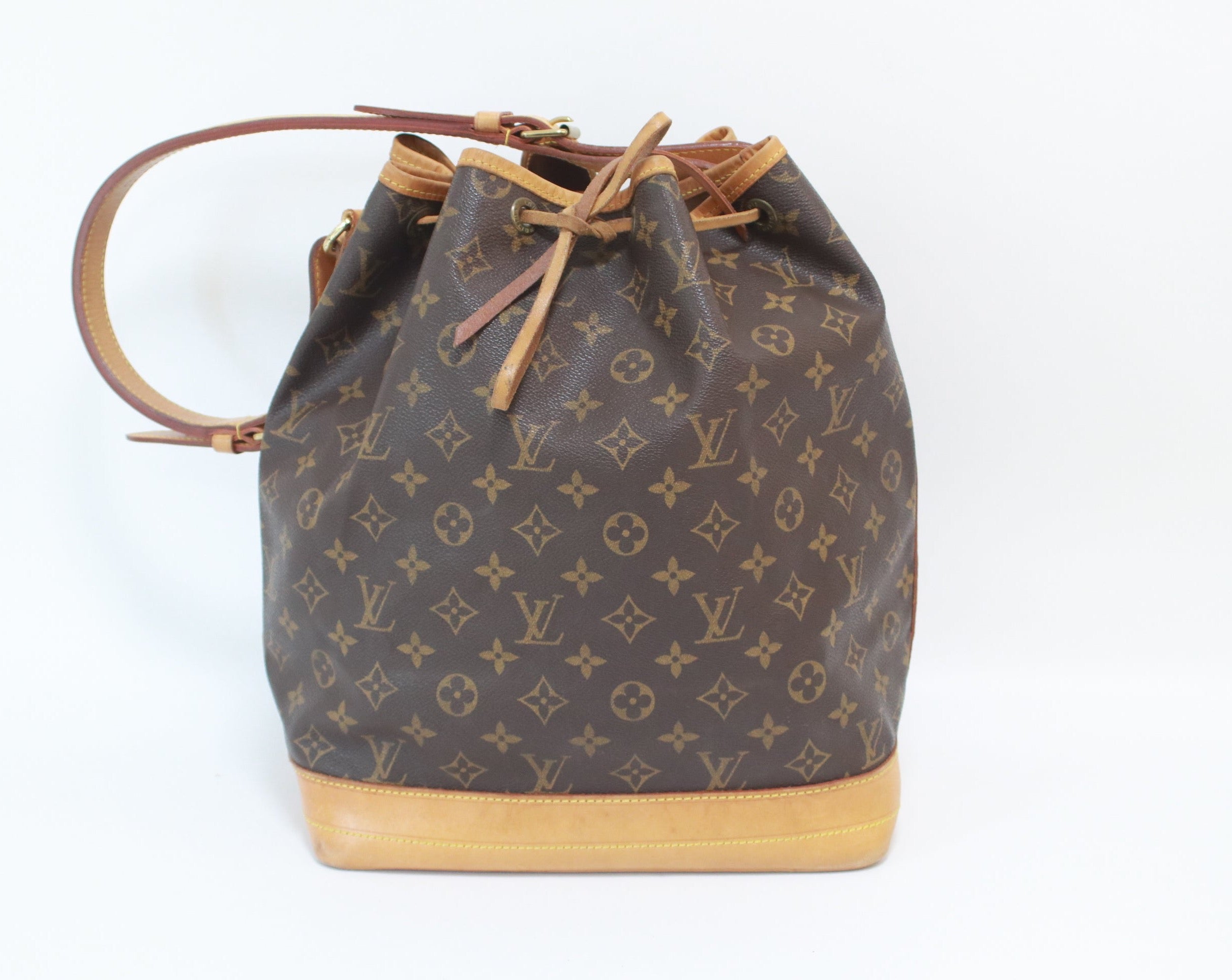 Louis Vuitton Noe GM Shoulder Bag Used (6800)