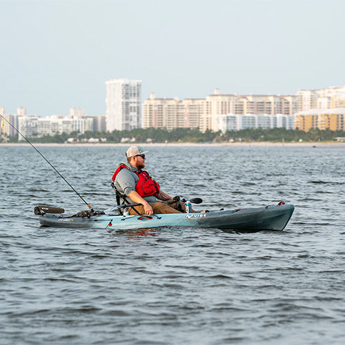 Pêche dans une mer fantôme 110 avec la ligne d'horizon de Miami