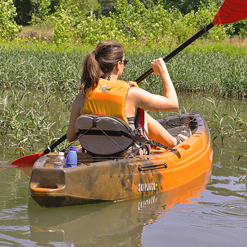 Le kayak Skipjack 90 est idéal pour explorer les rivières d'eau douce.