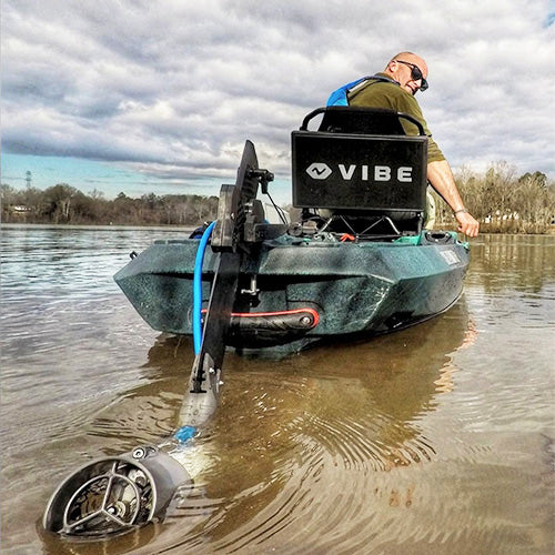 Vibe Kayaks Shearwater 125 avec le moteur Bixpy Jet