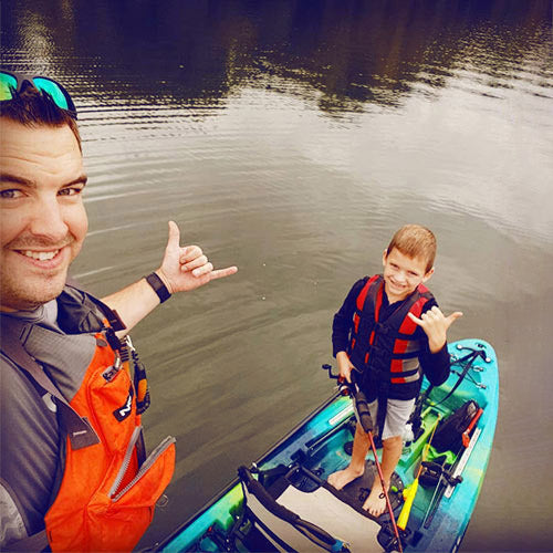 Le kayak Yellowfin 130T est idéal pour les aventures en famille