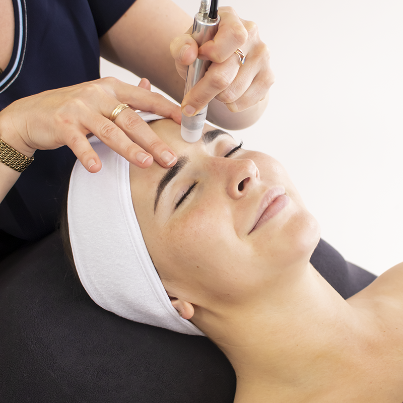 Hydradermabrasion_Web.png__PID:38a1fd82-cd89-4cc8-822a-f574e141bd38