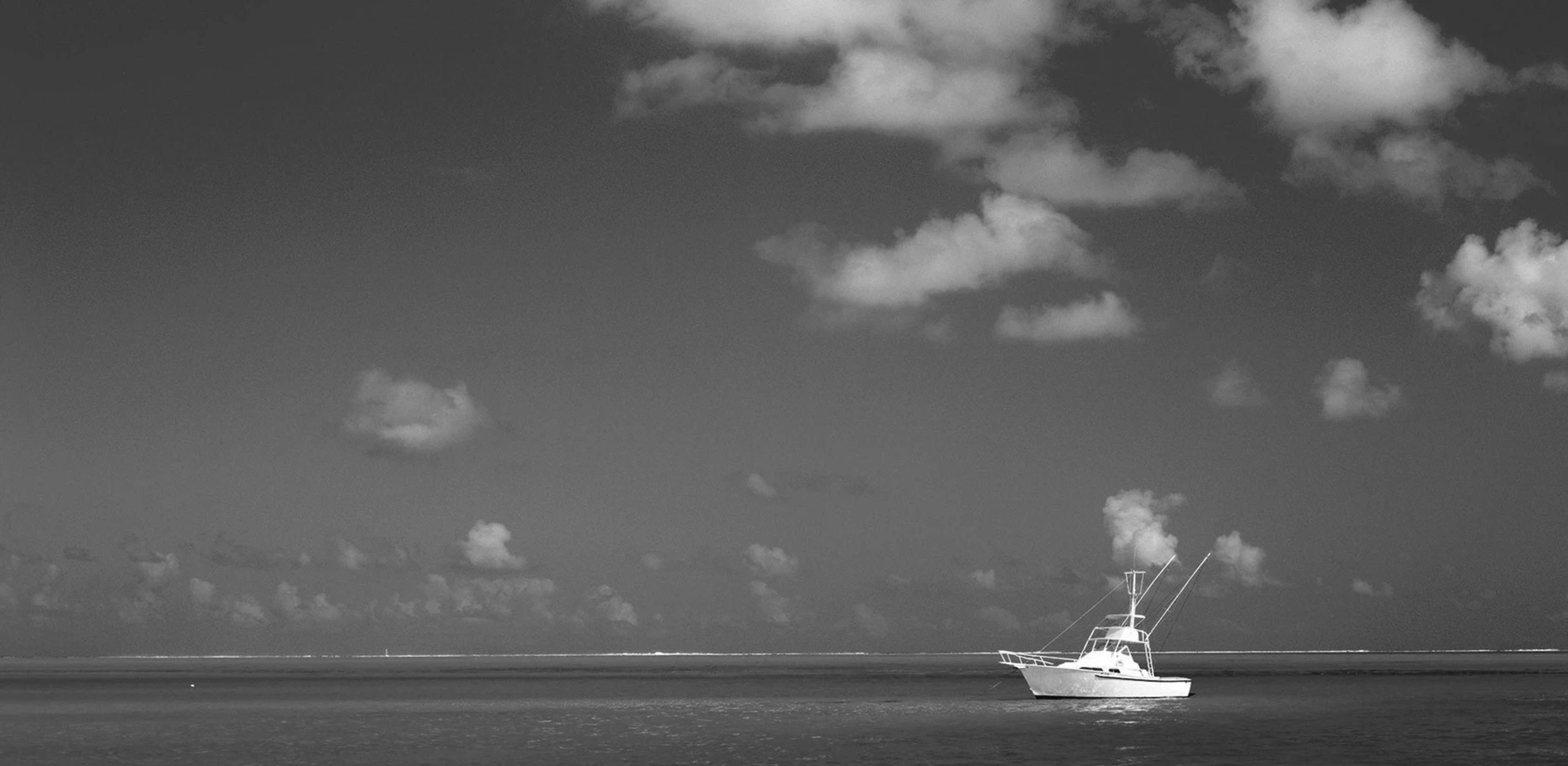 Yacht black and white