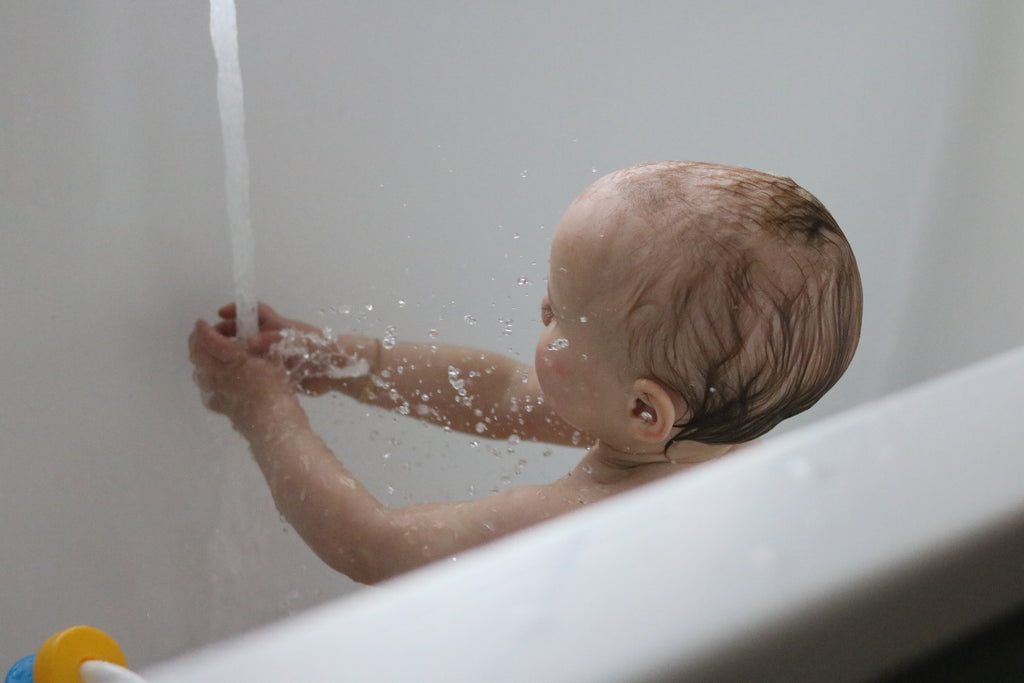 Universeel laag eerlijk Hoe vaak en vanaf wanneer mag je baby in bad? – Bobbé