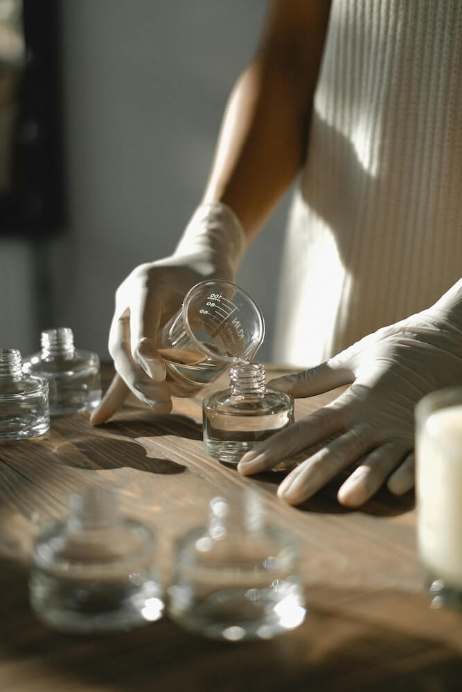 Perfume making. Photo by Anna Shvets.