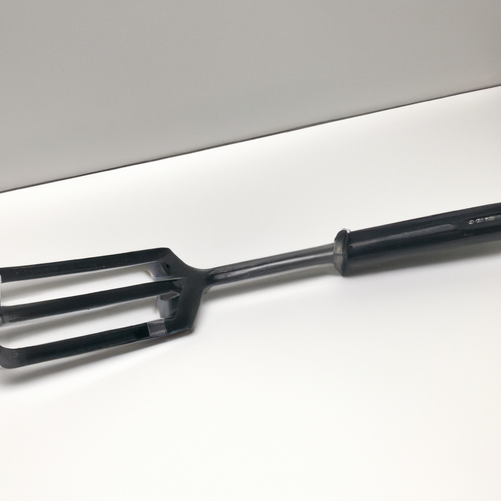 What are some innovative designs or features available in modern grill tongs?