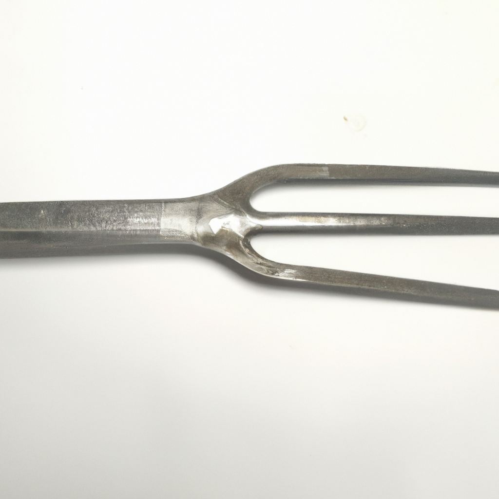 What are the different types of grill tongs available in the market?