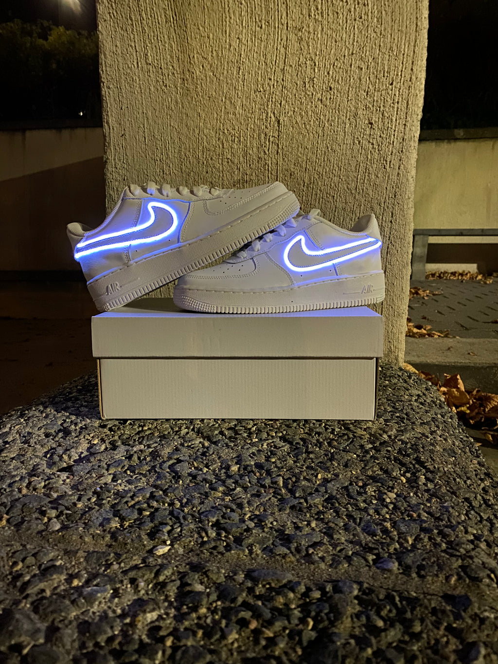 Oxido idioma En el piso Light Up Nike Shoes Neon Lights, one button 5 modes, USB Rechargeable –  LightUpNike