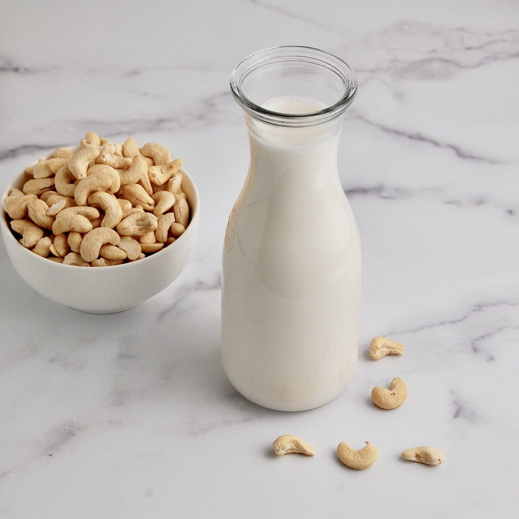 A bowl of raw cashews