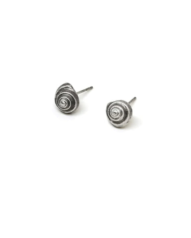 the small seashell stud earrings