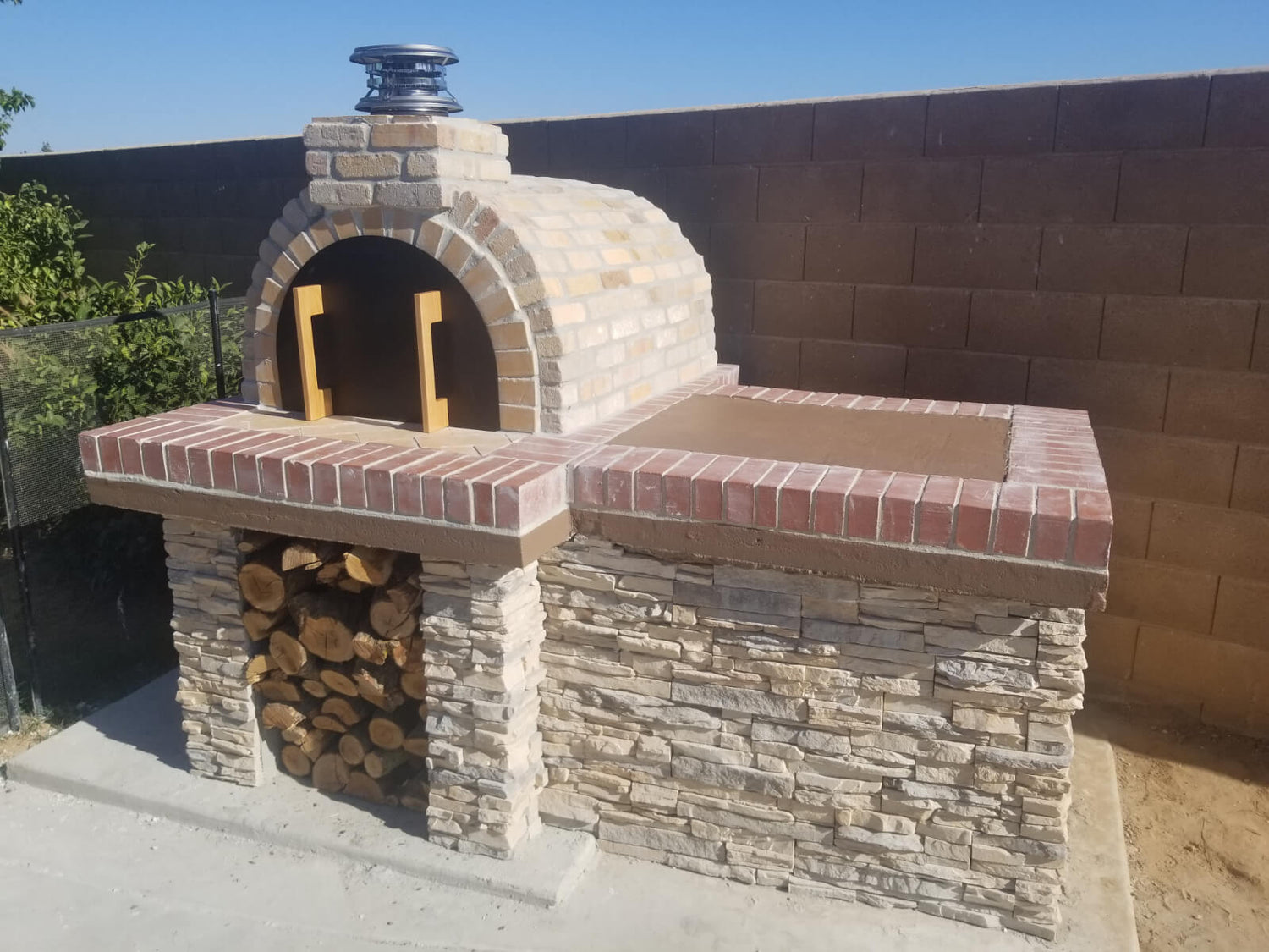 Outdoor Pizza Ovens: How We Built This GORGEOUS Outdoor Pizza Oven –  BrickWood Ovens