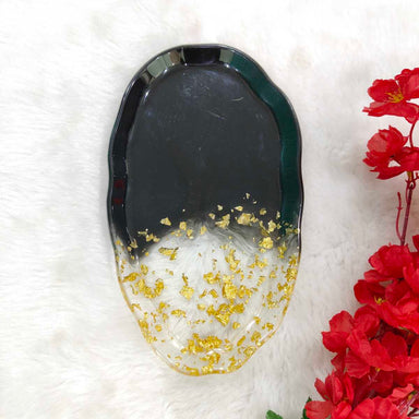 Black & Gold Flakes Resin Tray (Small) - Large Gemstones Handles –  YellowBagDesigns